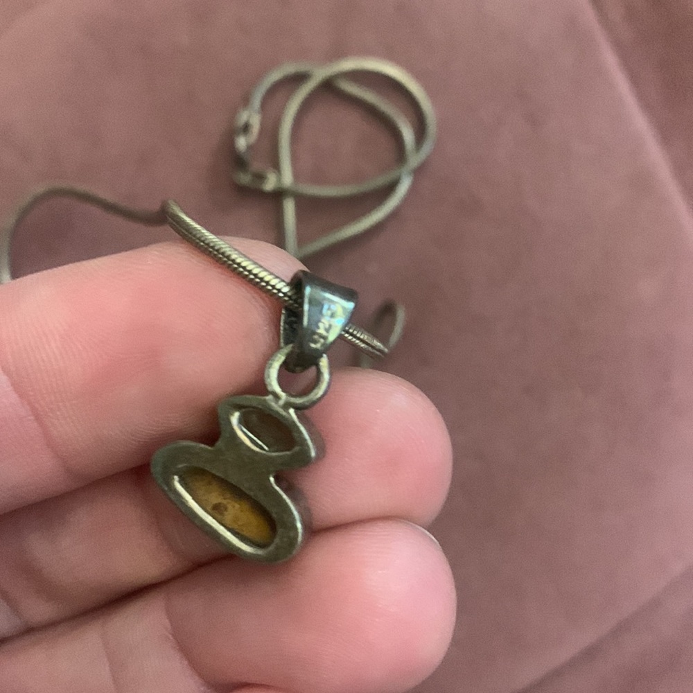 Beautiful necklace - Picture 2 of 2